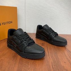 Louis Vuitton |  Trainer Leather Black Men 