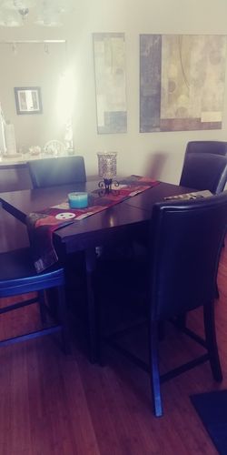 Dining room table