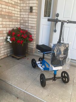 New knee scooter (price is firm)-$110 value