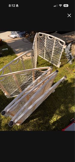 Baby gate/ puppy gate