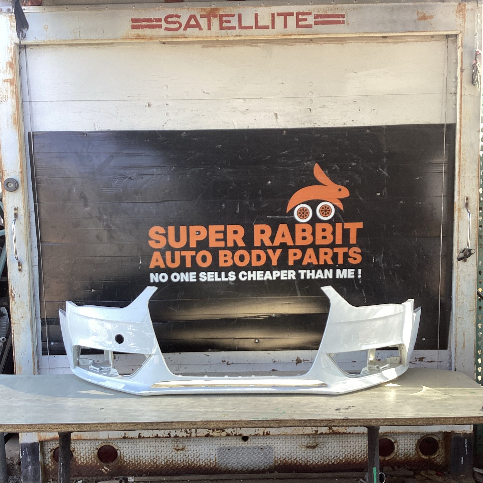 2013 Audi A4 Bumper Front OEM GOOD CONDITION 2016 for Sale in Phoenix