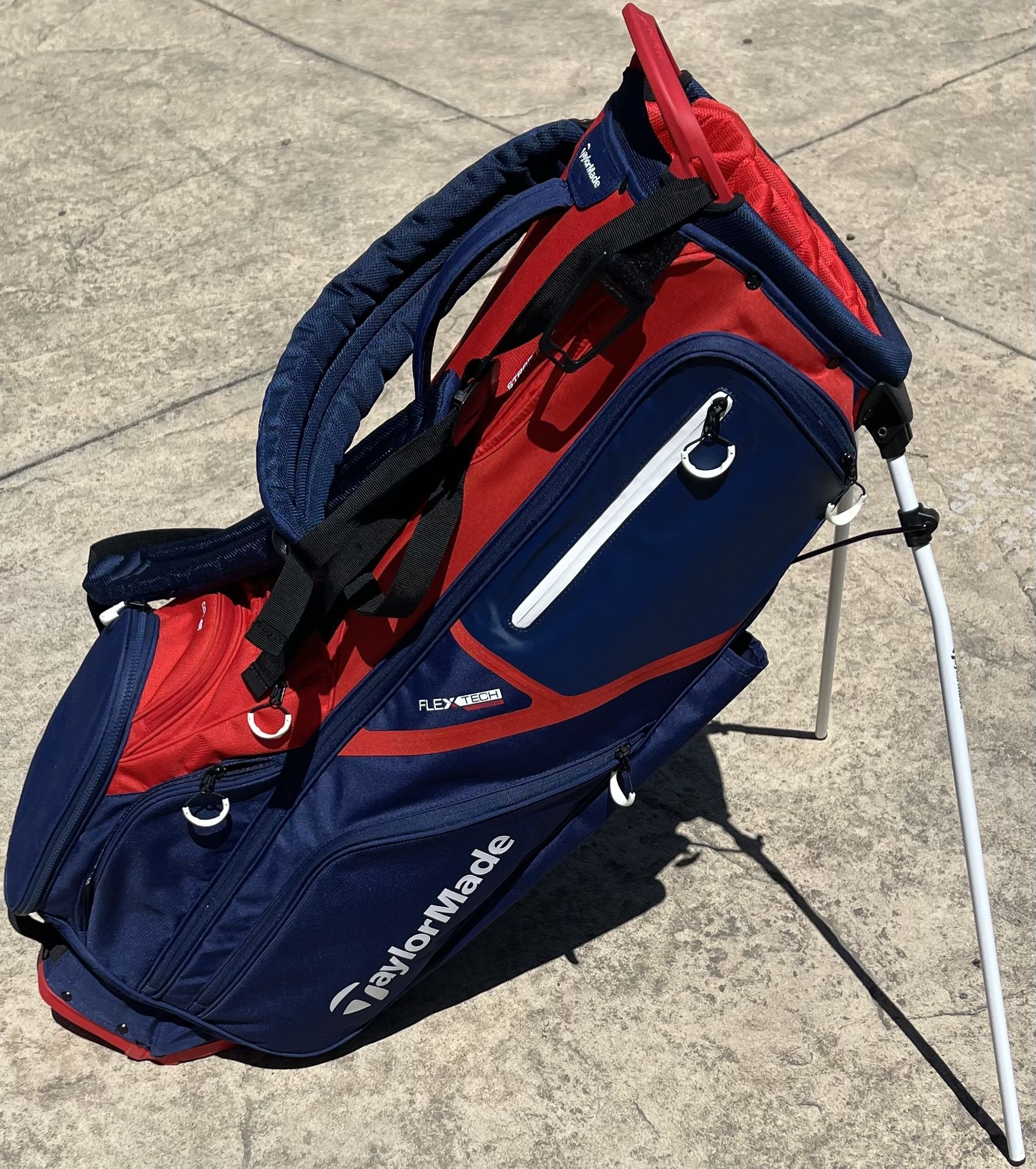 TaylorMade 14-Way FlexTech Crossover Stand Bag