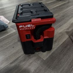 Milwaukee Fuel Packout Vacuu M18