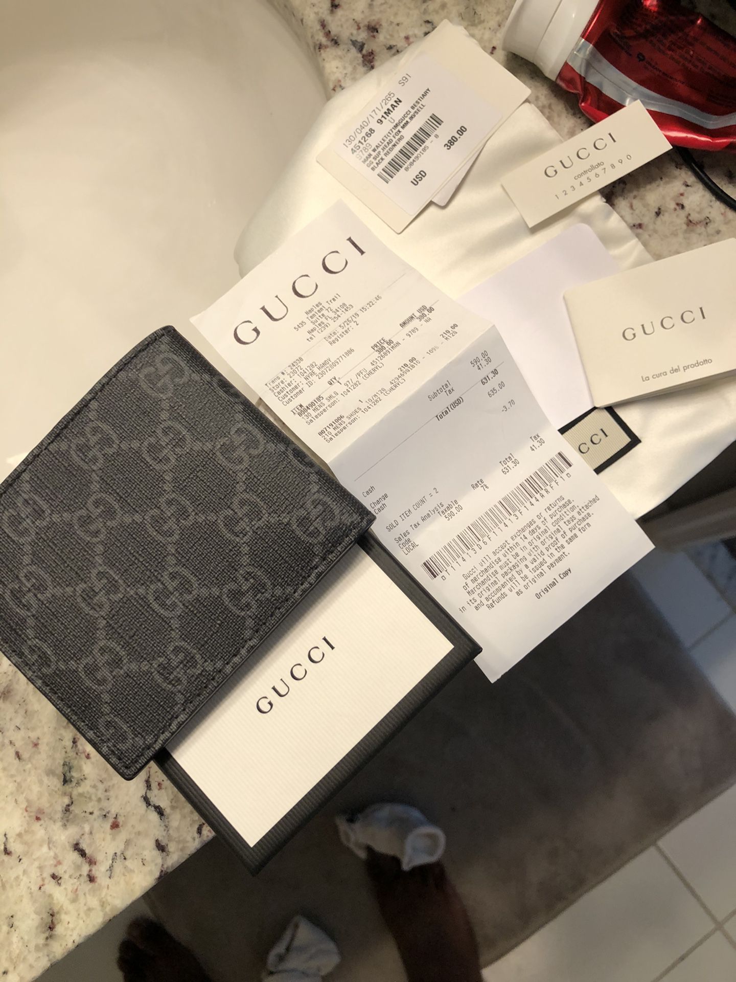 Retail price $375* Gucci wallet men GUCCI two fold 100% Authentic Gucci  *NEW* 3848E 6969 for Sale in Miami Beach, FL - OfferUp