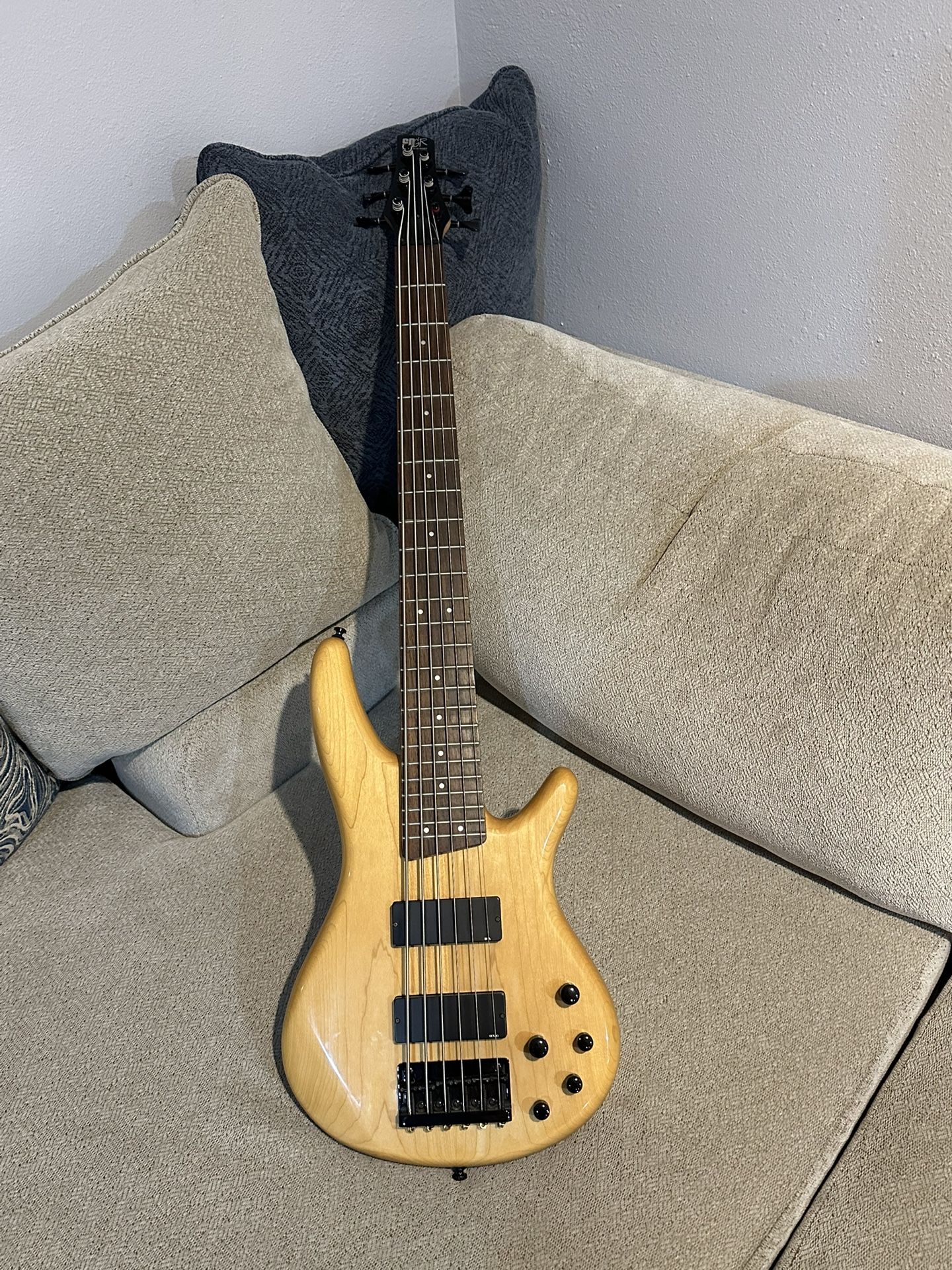 6 Strings Bass Ibanez Korea