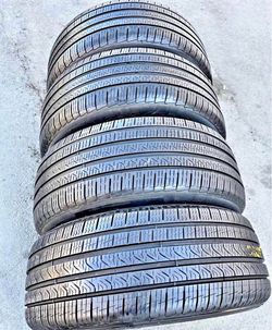 Set 255/45-19 Pirelli con el 80% de vida