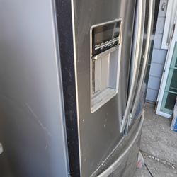 Whirlpool stainless French door refridgerator