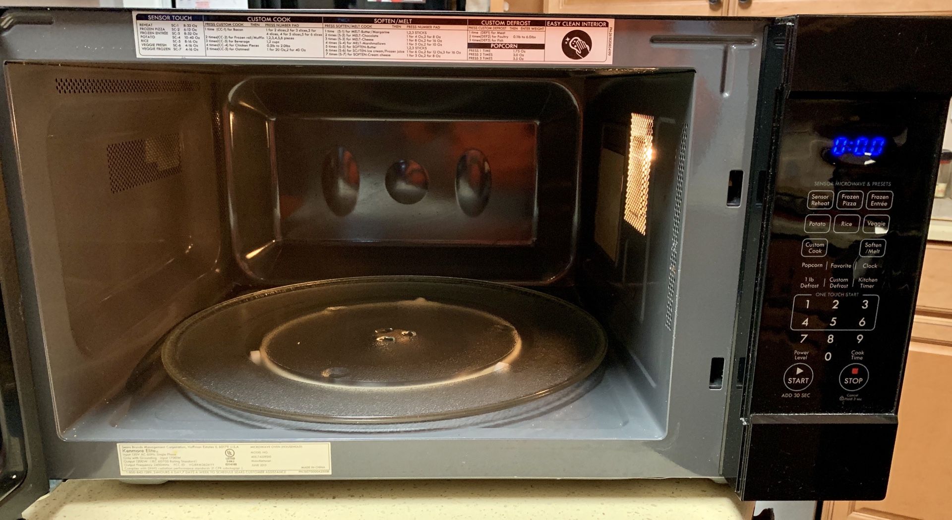Kenmore Elite 2.2 cu.ft. Countertop Microwave Oven, model 74229310 for