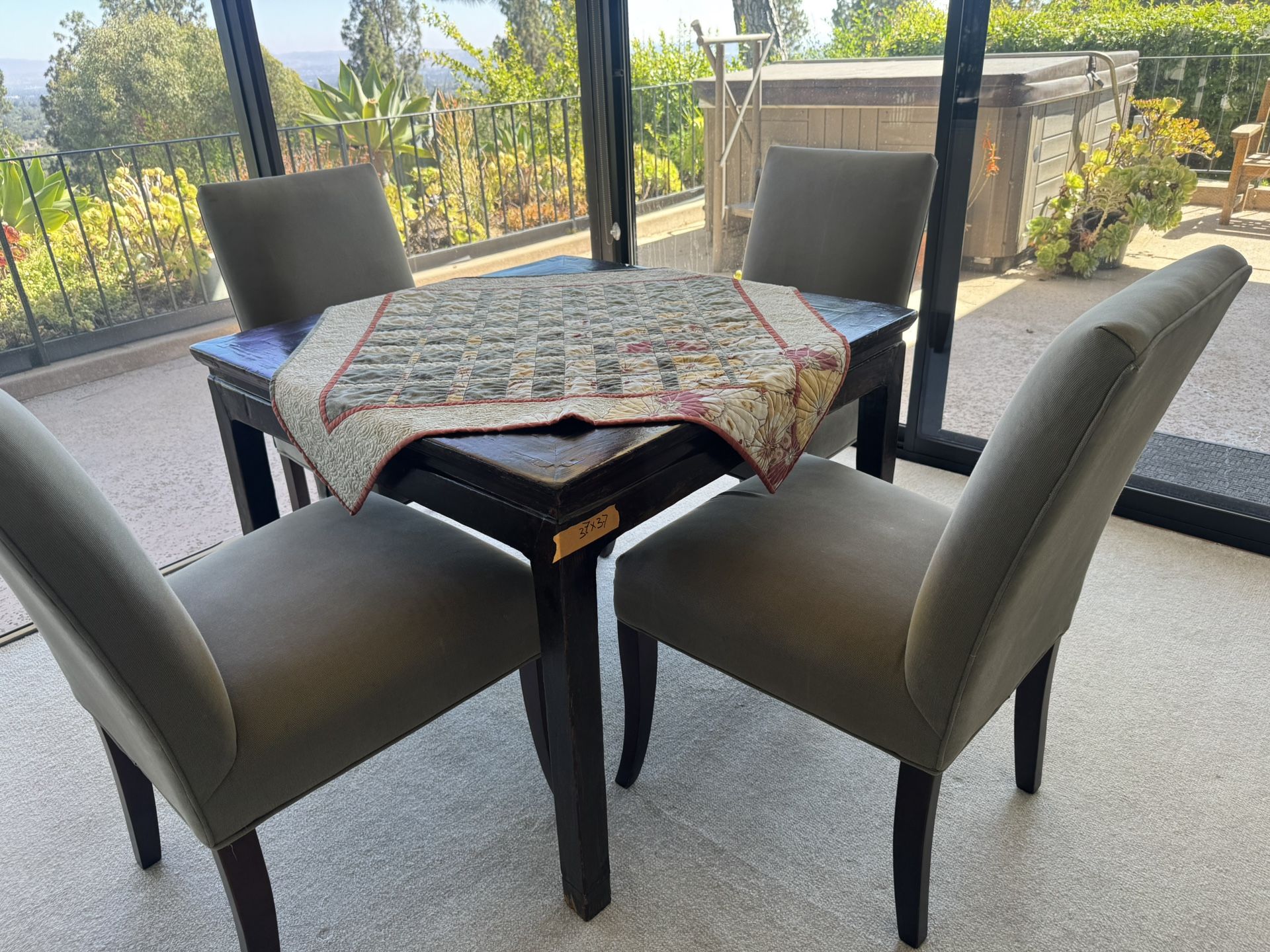 Table & Chairs