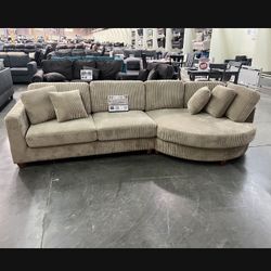 Sectional Set