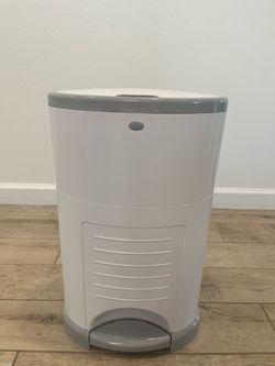 Dekor diaper pail (with refil bags)