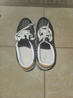 Size 8 FASHION SNEAKERS 