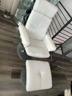 White leather recliner- 2 pieces