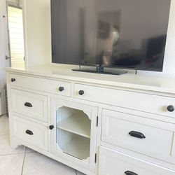 Solid Wood Dresser, TV Stand, Console For Sale , Para La Venda !