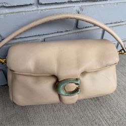 Authentic Coach Pillow Tabby C0772 Ivory Leather Shoulder Bag Gold Hardware L2081