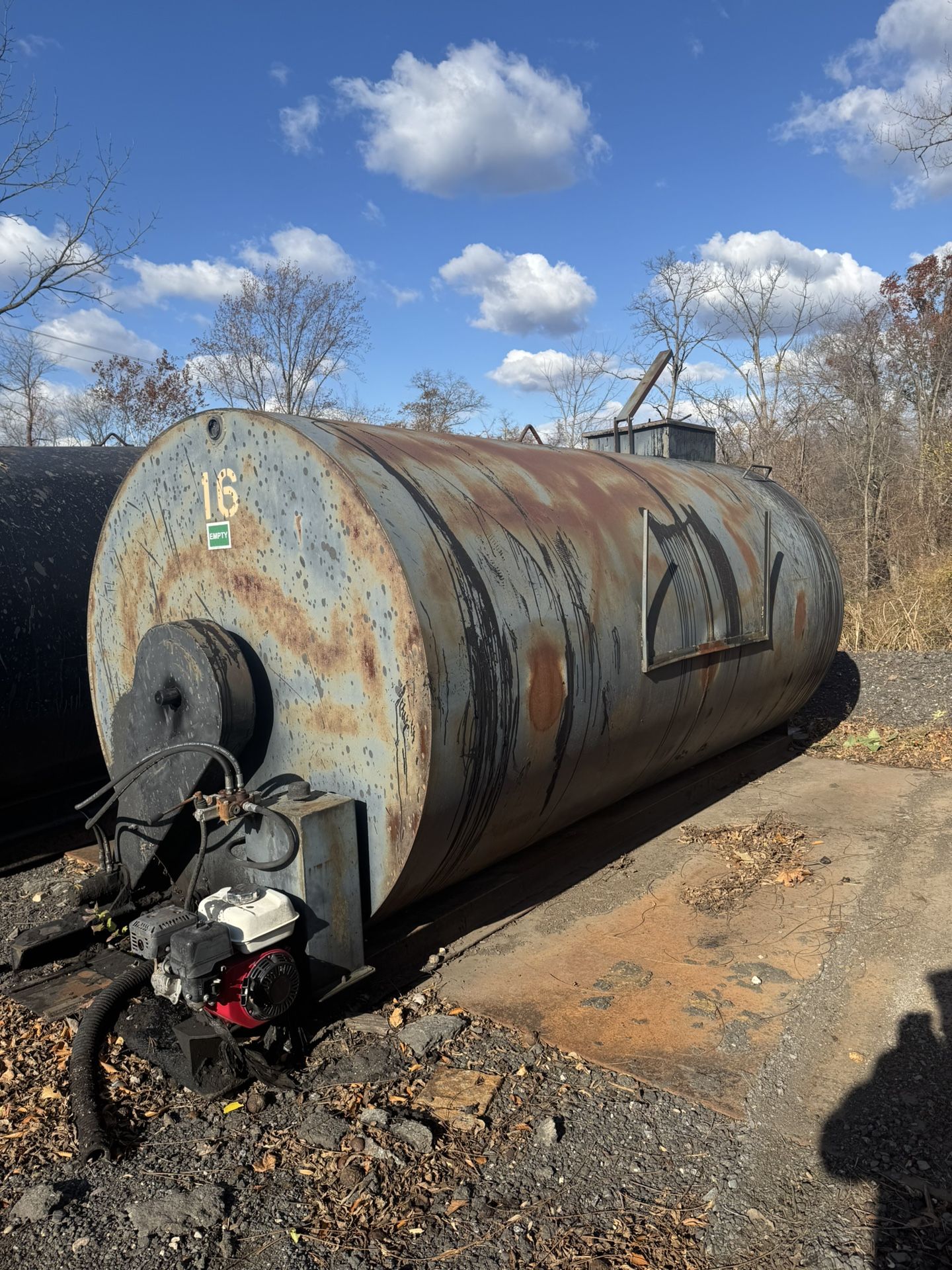 2,500 Gallon Sealcoat Tank 