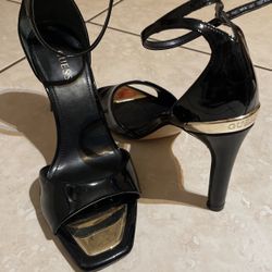 Guess Black and gold high heels $15