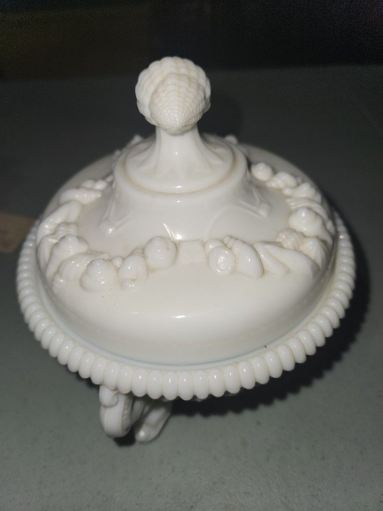 Vintage Westmoreland Milk Glass Seashells Candy Dish Bowl