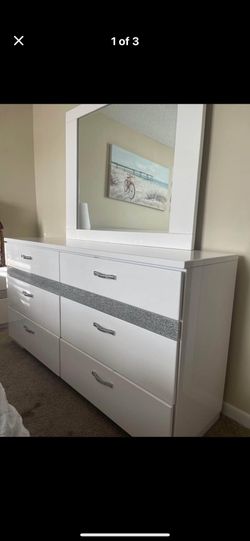 Marble DRESSER MIRROR AND 2 NIGHSTANDS