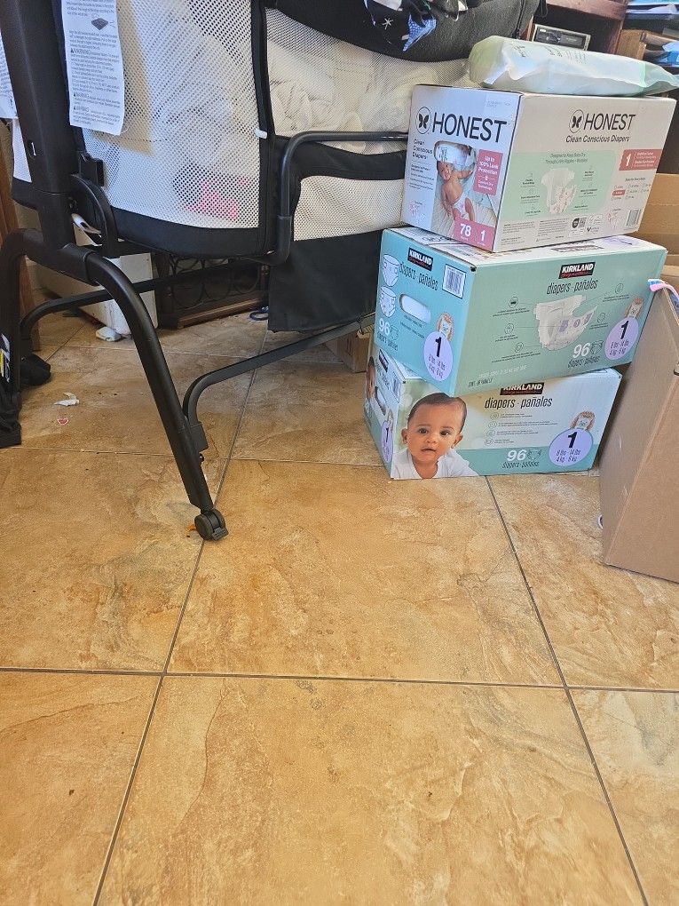 Trading Diapers And Bassinet 