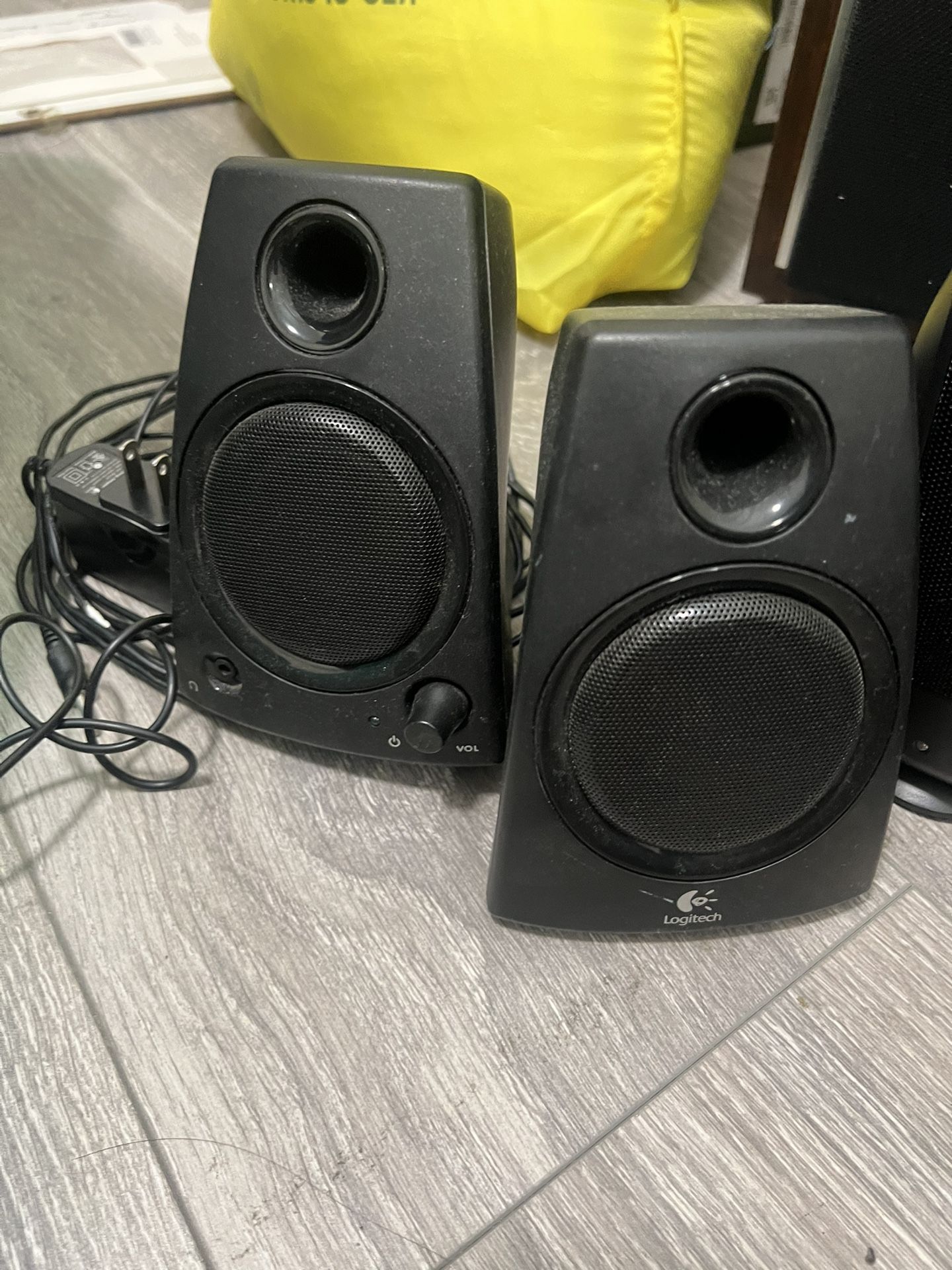 Logitech Plug in Speaker