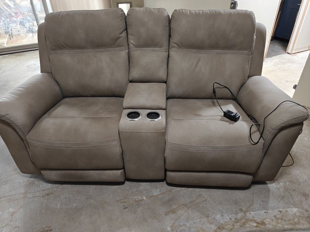 Power Reclining Loveseat With Center Console