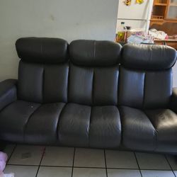 Sofá Reclinable De Piel  Para Tres Personas