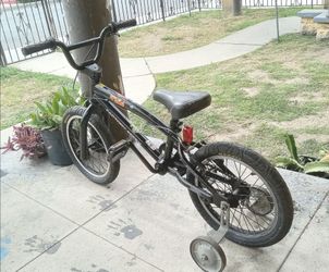 16 INCH GIANT GFR RACING BMX BOY'S BICYCLE — READY TO RIDE