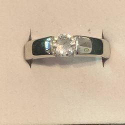 Beautiful 925 Silver Ring W/ A Clear Stone