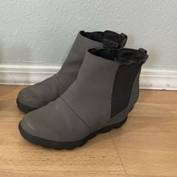 Girls Sorel Joan of Arc wedge ankle boots, size 2- in EUC!