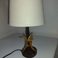 Vintage Mossy Oak Lamp Deer Horns 