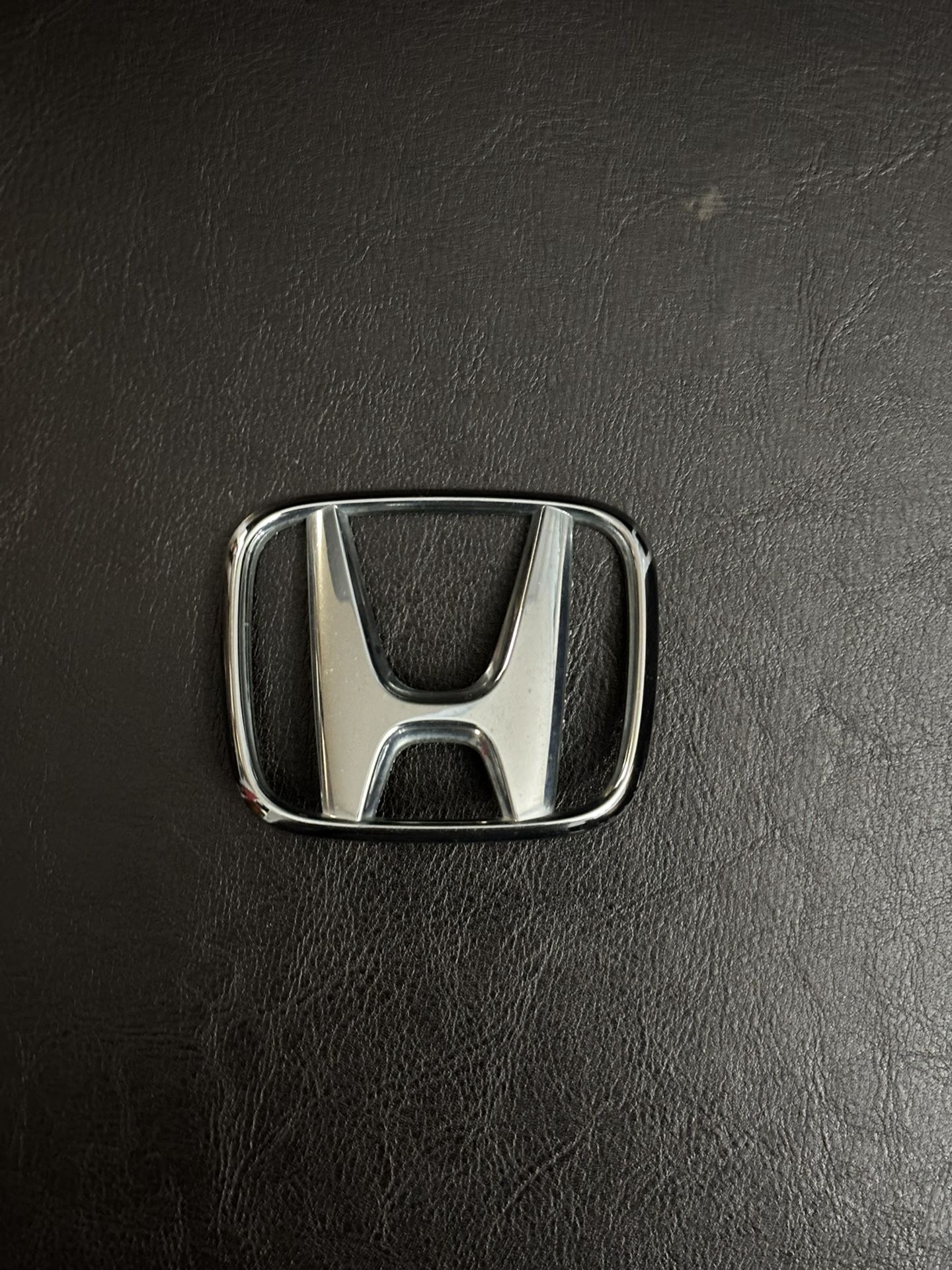 2003-2011 Honda Civic / 2003-2005 Accord Rear Trunk Emblem OEM 75701-SDN-A000