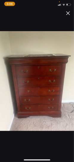 Selling clothes cabinet