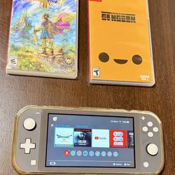 Black Nintendo Switch Lite with 2 games - Dragonquest 3 HD-2D