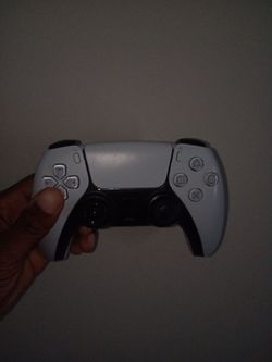 PS5 W Games & Controller