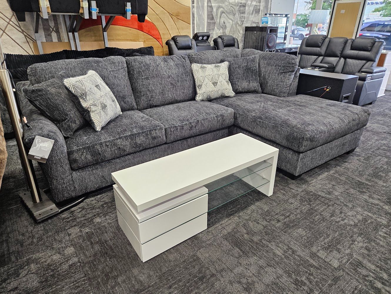 🔥New in stock Ashley Biddeford sectional with pillows special🔥