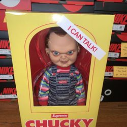 SUPREME CHUCKY DOLL (FW20)