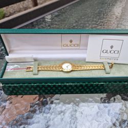 VTG Gucci Model 3300L Gold Plated Ladies Wrist Watch & Original Case w Paperwork