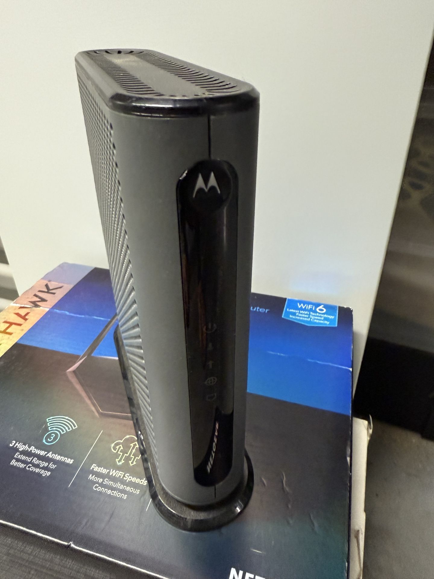 Motorola MB8611 Cable Modem