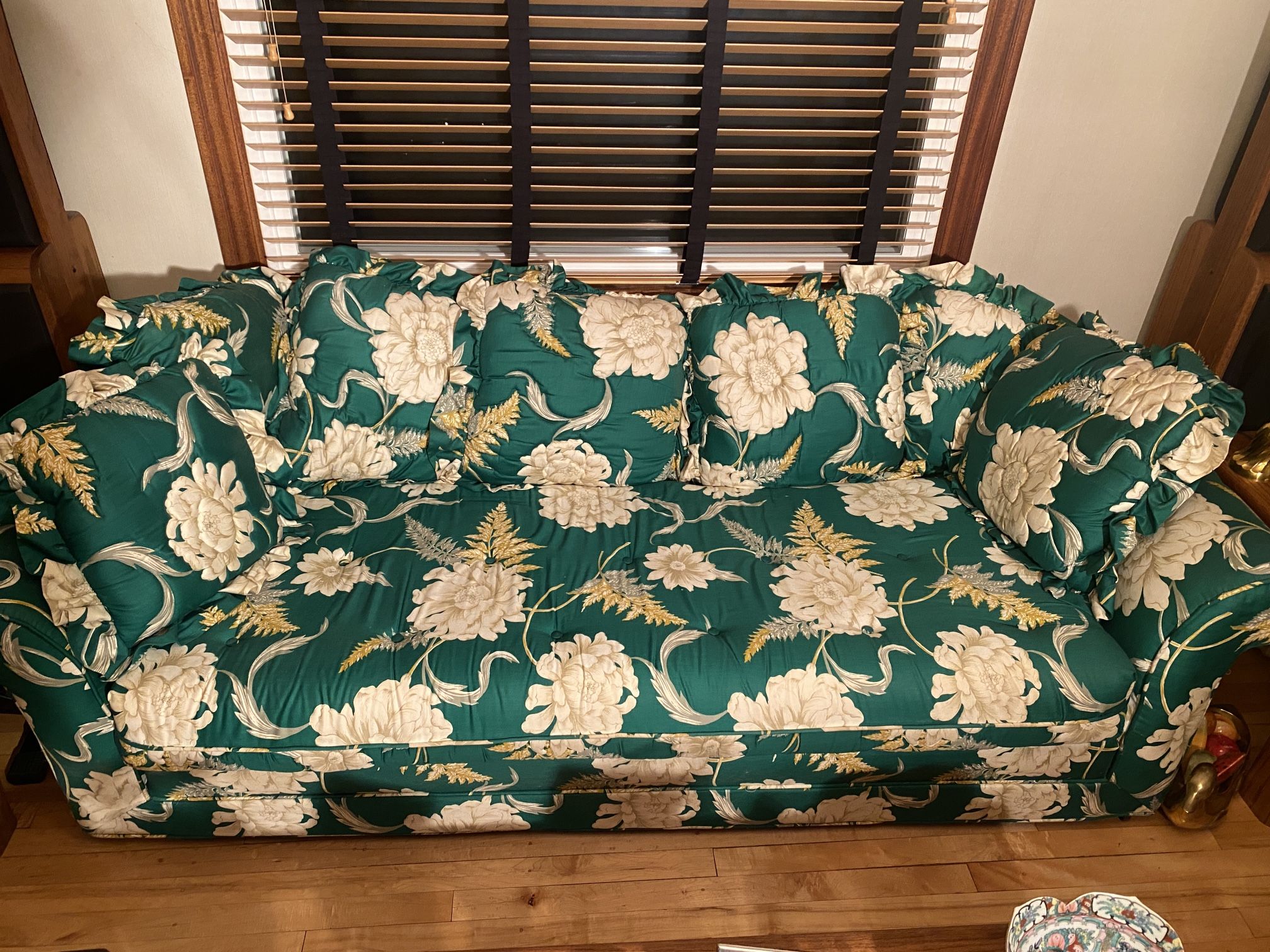  Beautiful Floral Couch EXCELLENT 