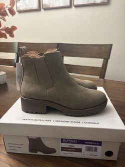 Buffalo David Bitton Anna Chelsea Boots Women's 8