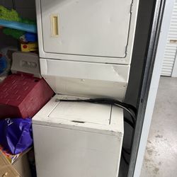 Stackable Whirlpool Washer And Dryer 