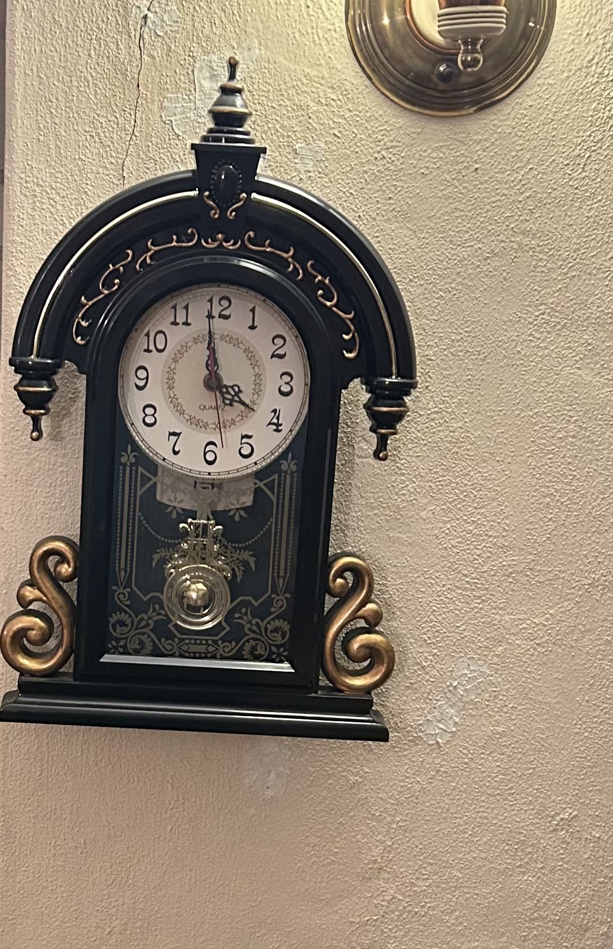 Battery operator cuckoo clock