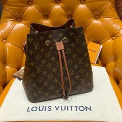 The best choice of bags for holiday gifts