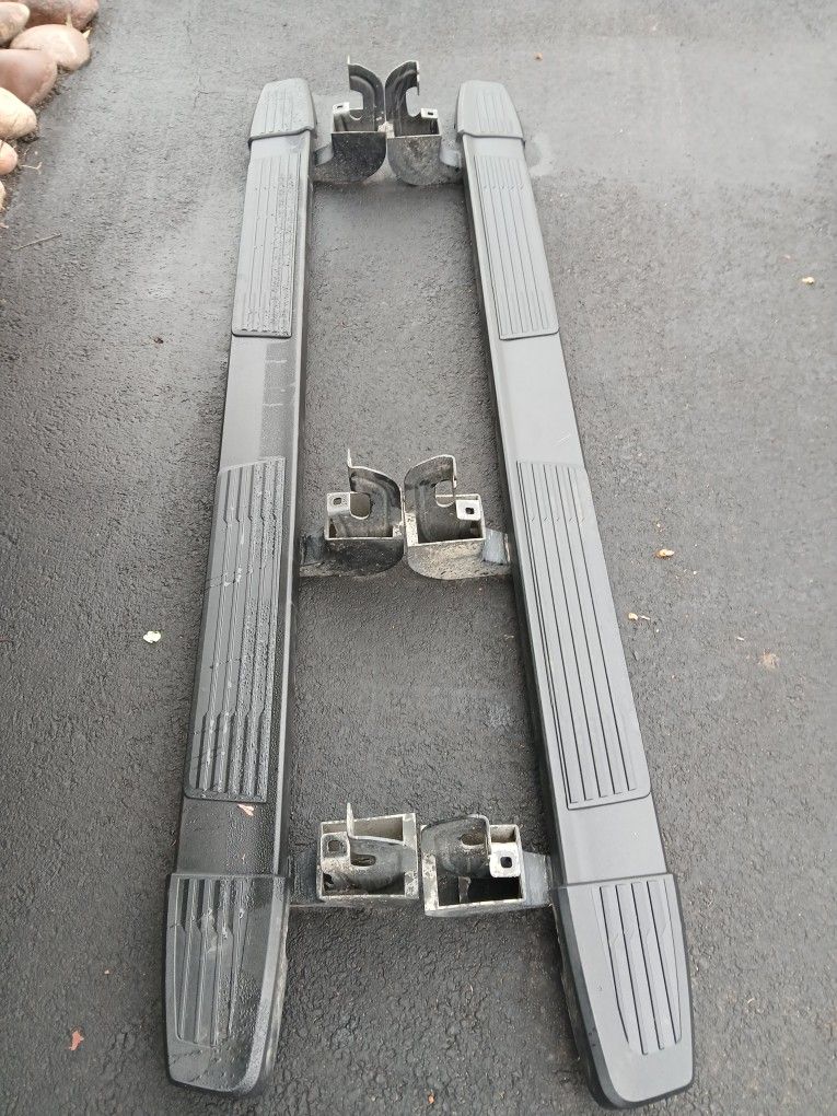 2023 Chevy Silverado Side Steps