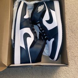 Jordan 1 MID Size 15 $115