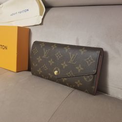 Louis Vuitton Sarah Wallet (AUTHENTIC)