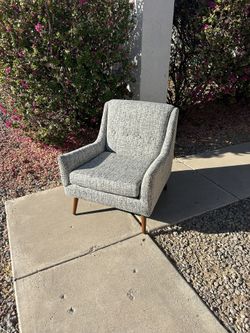 Mid Century Modern Style Chair