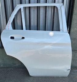 2016 2017 2018 2019 2020 2021 MERCEDES BENZ GLC300 RIGHT PASSENGER REAR DOOR