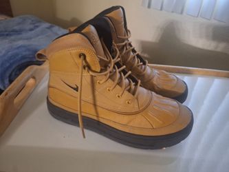 Nike boots